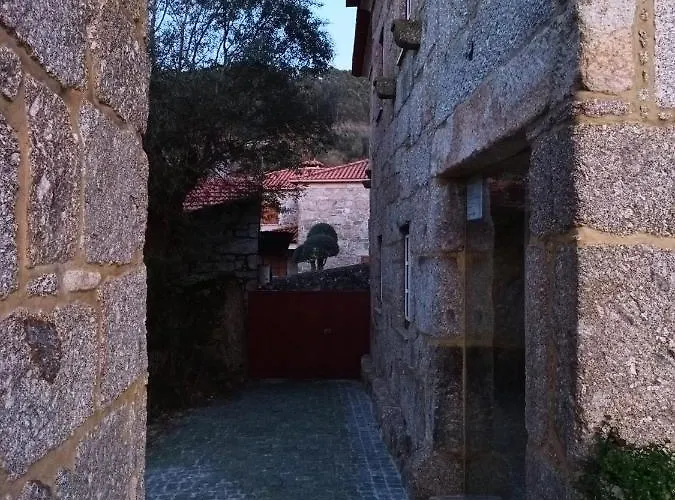 Casa De Ferrapilhe Paranhos (Amares)